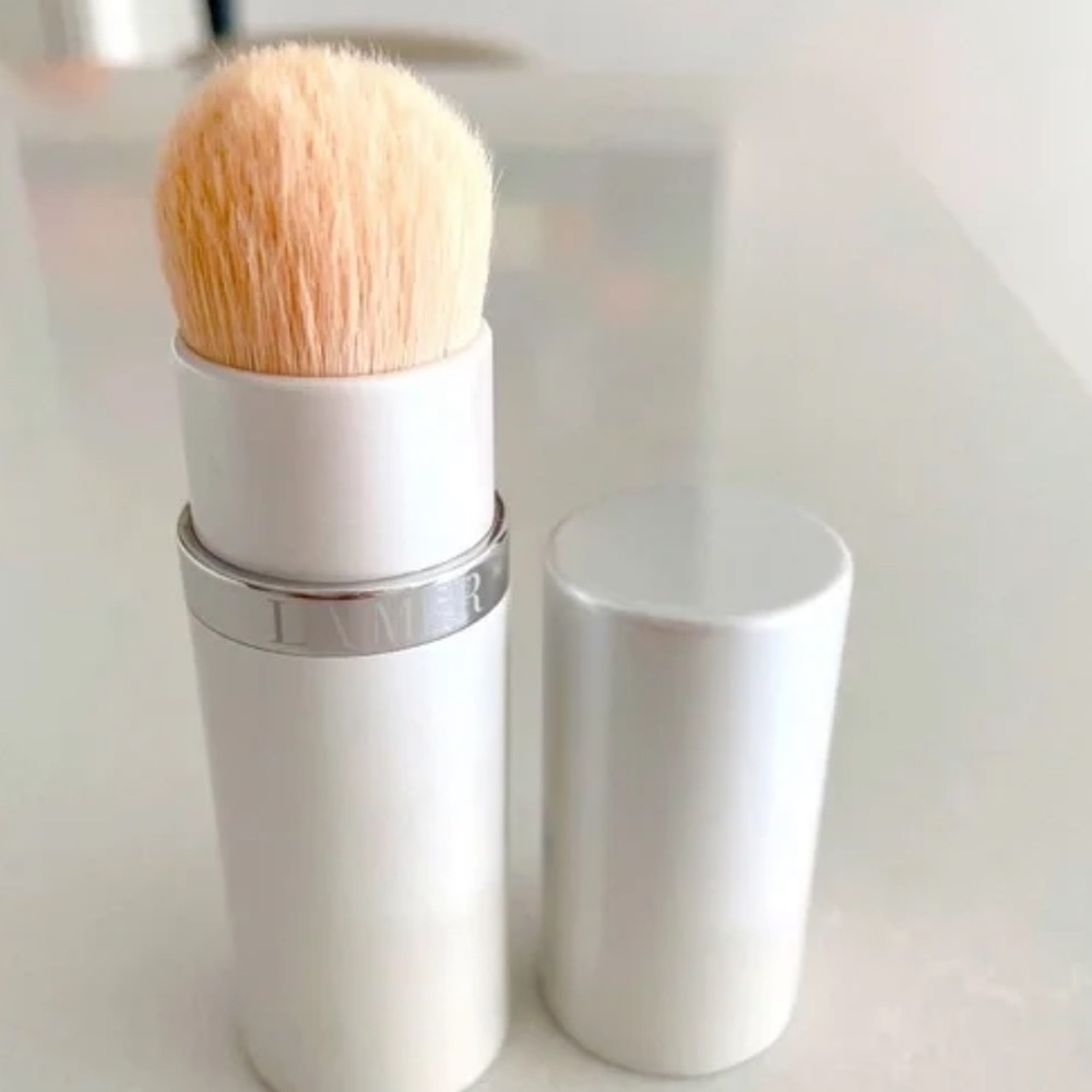 La Mer Powder Brush - Picture 4 of 10